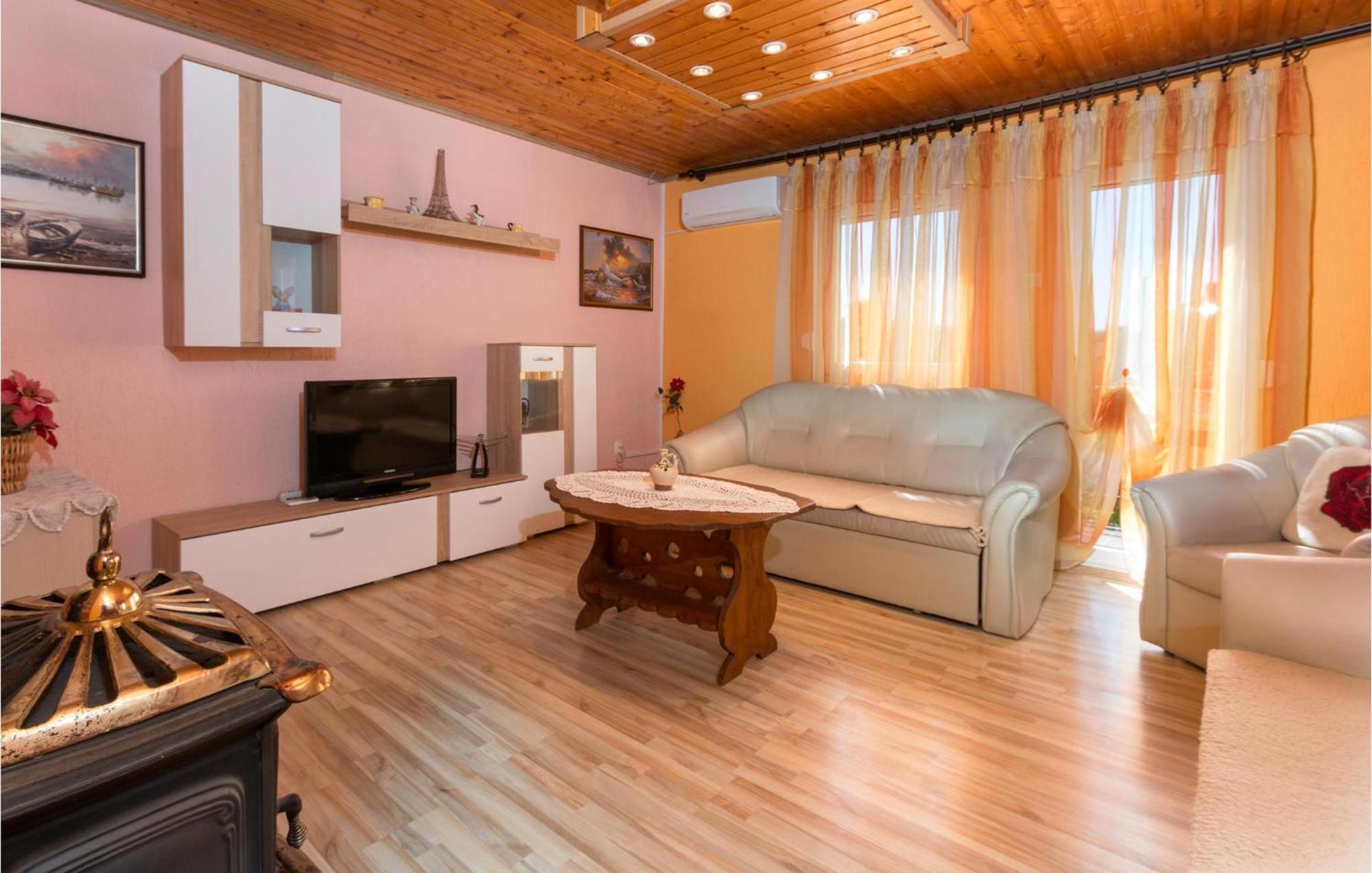 Stunning In With Wifi Apartment